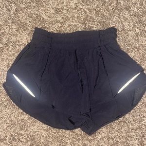 Lululemon Hotty Hot Shorts 2.5 Inch